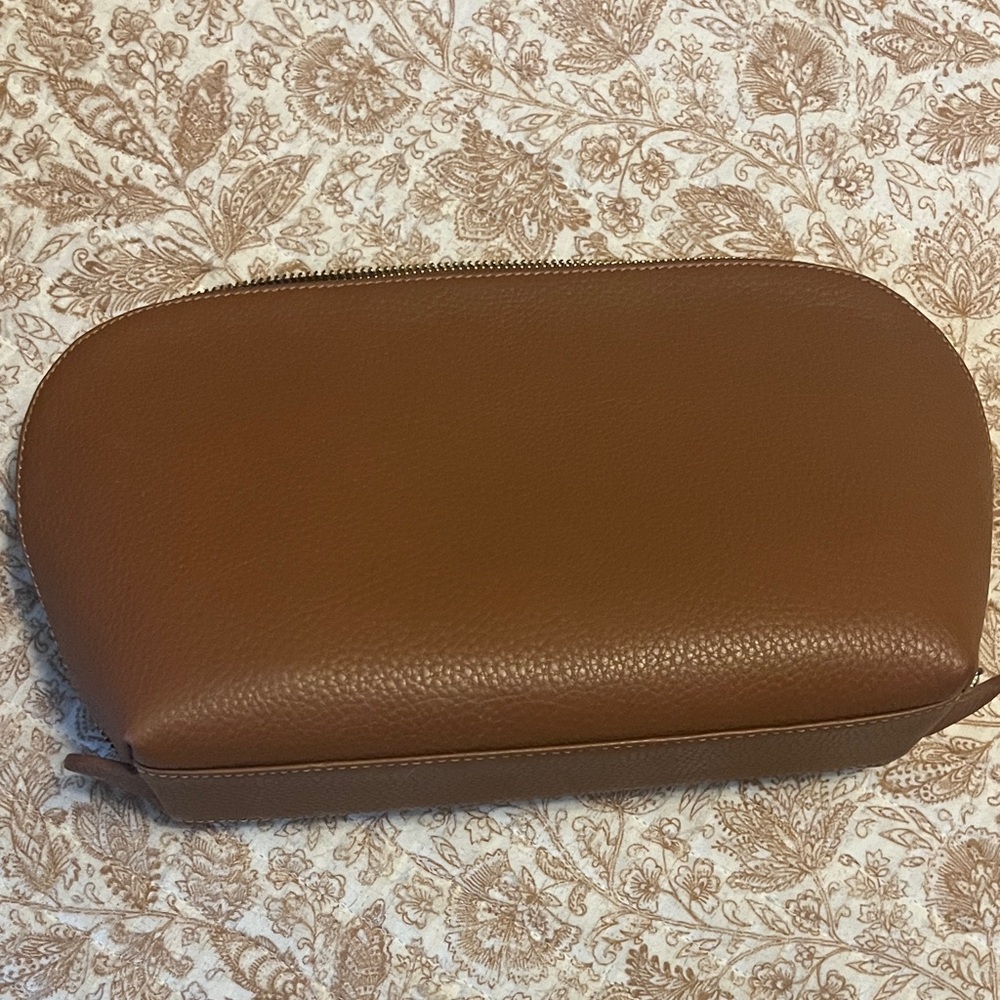 Cuyana travel case